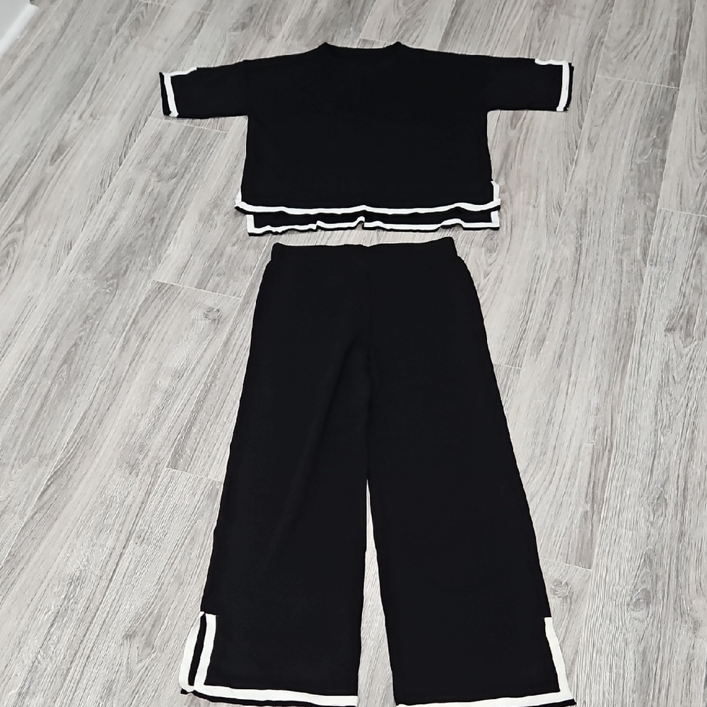 Elegant Black and White Wide Leg Knit Set